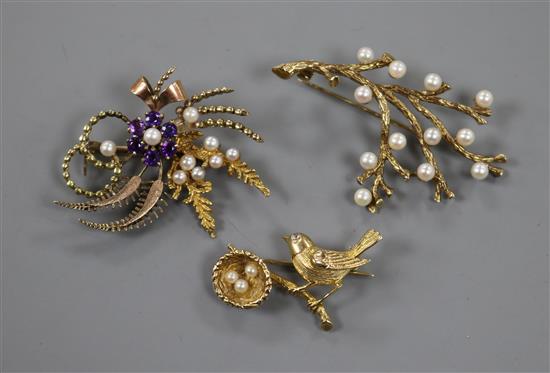 Three assorted 9ct gold and gem set brooches including bird with birds nest.